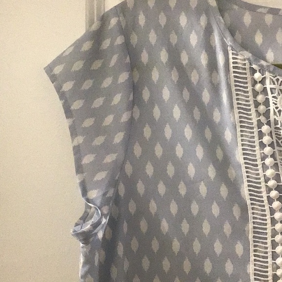 Ivanka Tump Light Blue and White Lace Front Blouse Size L - Picture 5 of 7